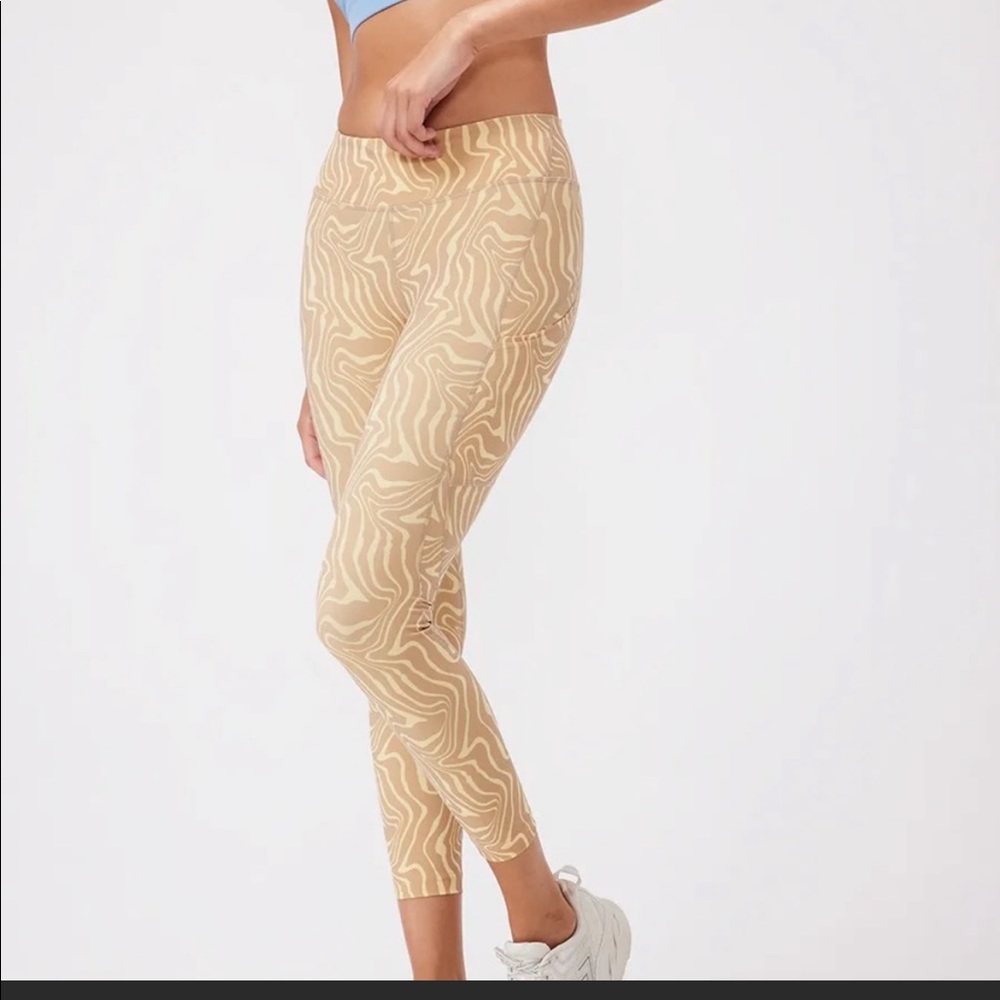 Outdoor voices  pampas swirl leggings, size M